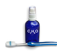 Ansatz mit Zahnbürste reinigen